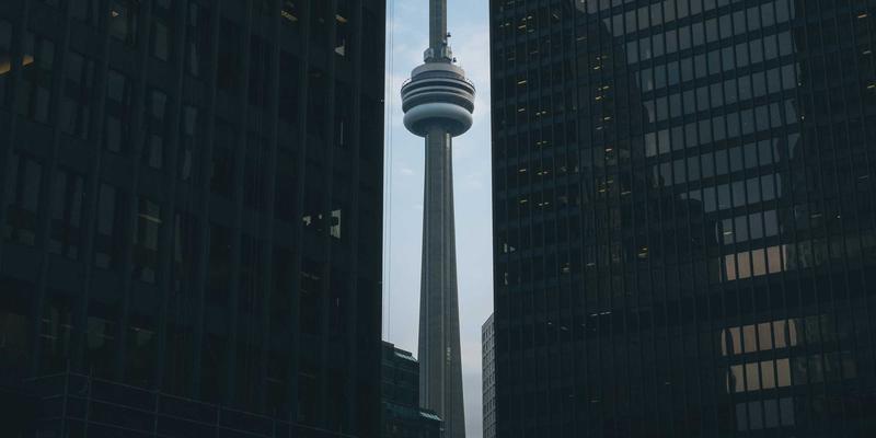 7T8J平台：数字资源与赛博朋克美学下的智能家居中控革命