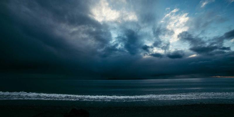 7T8J技术赋能工业平板电脑：坚固设计应对恶劣环境，实时数据采集驱动智能决策